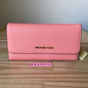 Michael Kors wallet🎈🎈